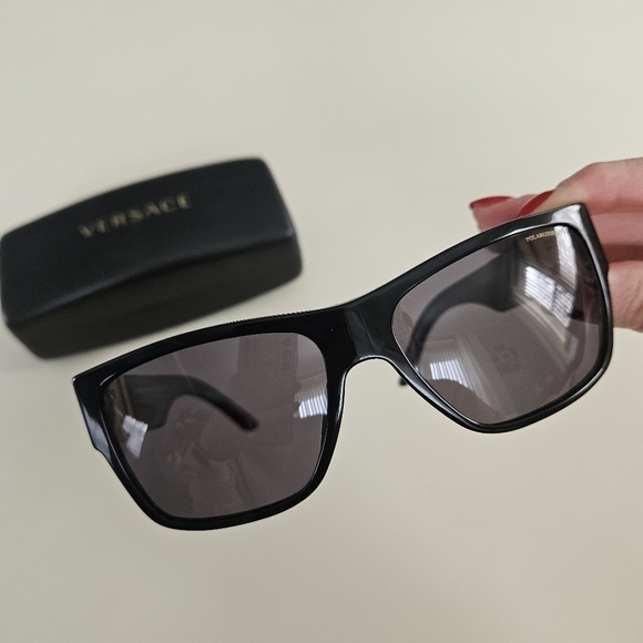 Versace Polorize Sunglass - Picture 7 of 10